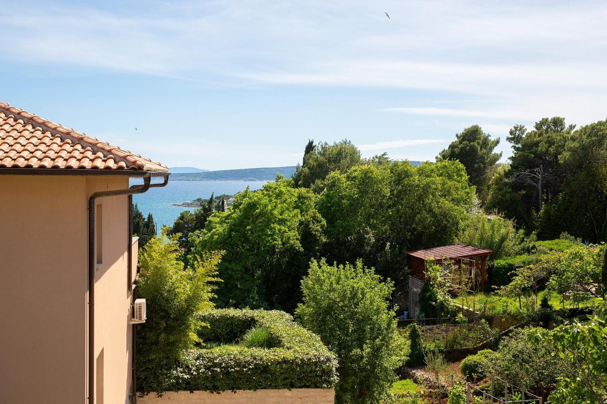 Apartments Rose Krk Town Bagian luar foto