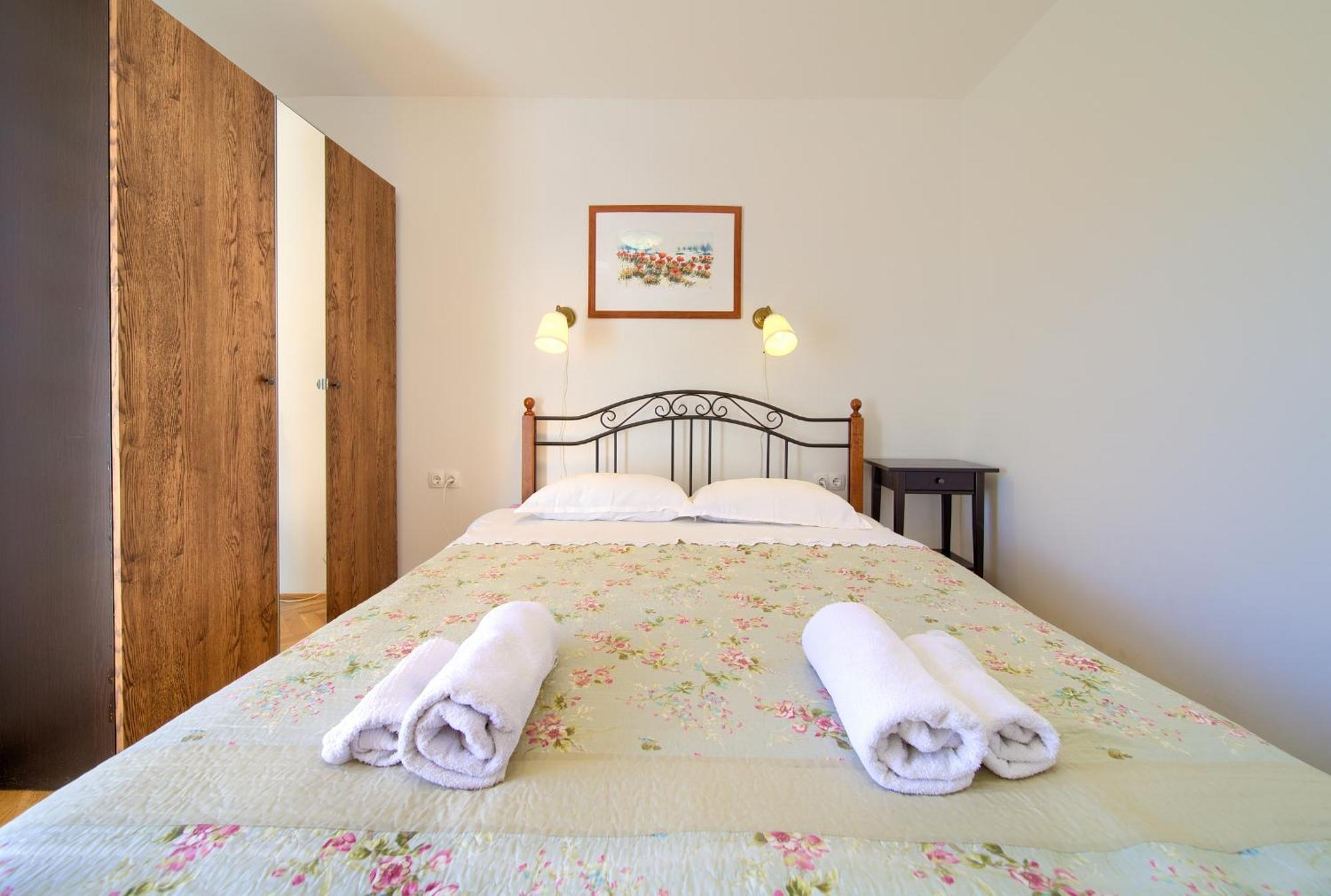 Apartments Rose Krk Town Bagian luar foto