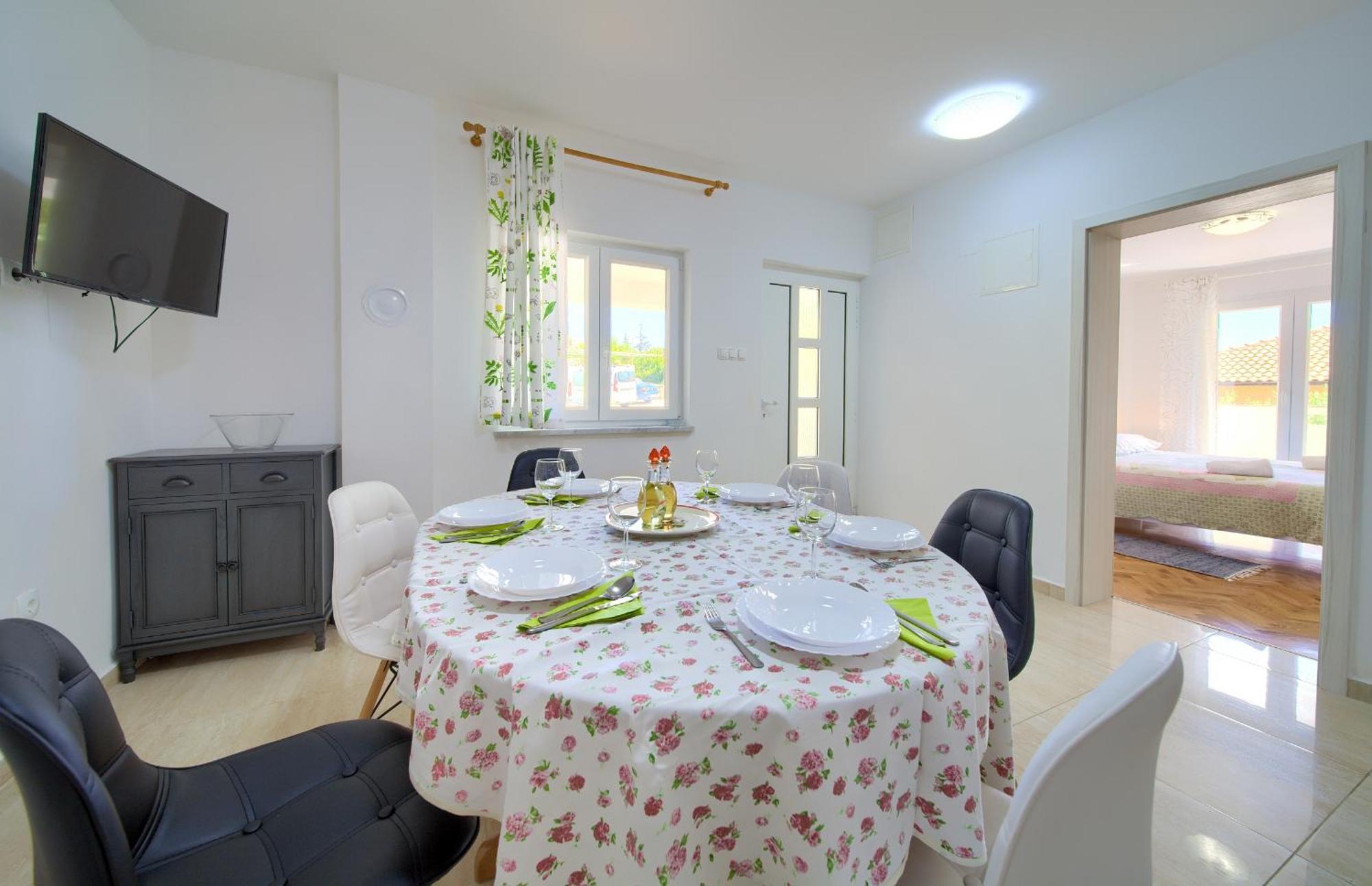 Apartments Rose Krk Town Ruang foto