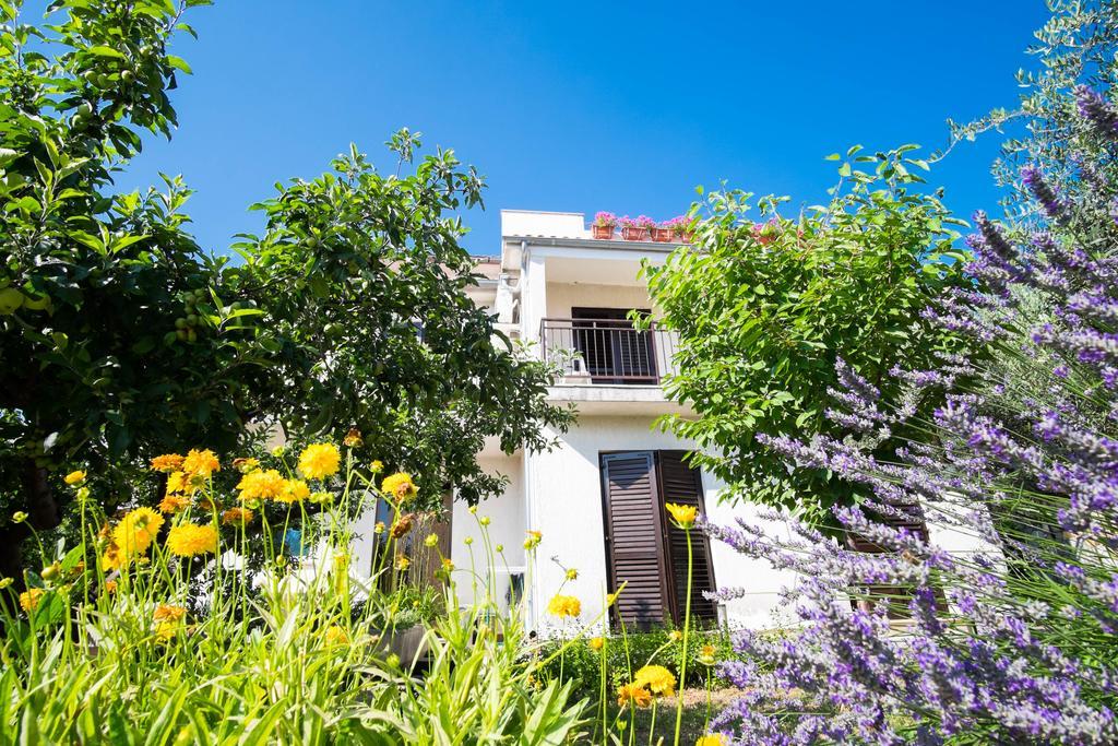 Apartments Rose Krk Town Bagian luar foto