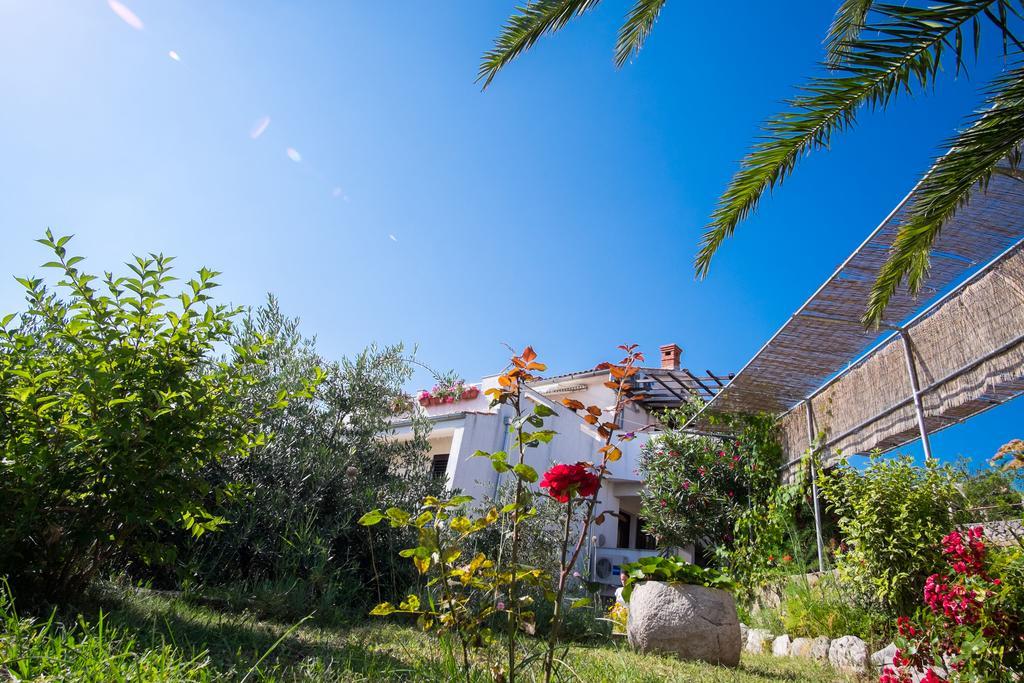 Apartments Rose Krk Town Bagian luar foto